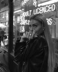 Aesthetic Black And White Instagram Pictures Supermodel Fashion Styles 2019 2020 In 2020 Insta Photo Ideas Black And White Aesthetic Instagram Inspo