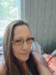 Sharon Tingle's Instagram, Twitter & Facebook