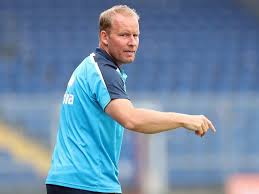 Henrik pedersen (born 10 june 1975) is a retired danish footballer who played as a striker for silkeborg if, bolton wanderers and hull city. Eintracht Braunschweigs Trainer Henrik Pedersen Sind Gut Zusammengewachsen Kicker