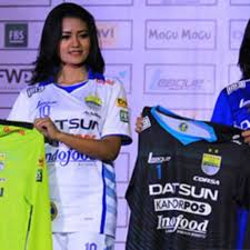 Pakai beberapa aplikasi desain baju keren ini di pc dan android seperti berikut. Inilah Jersey Persib Terbaru 2015 Desain Elegan Bertema Selebrasi Trofi Pertama Maung Bandung Rancah Post