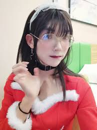 Aicao01 teases with their luscious curves and suggestive moves