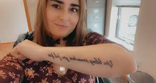 Shelly Bowden's Instagram, Twitter & Facebook