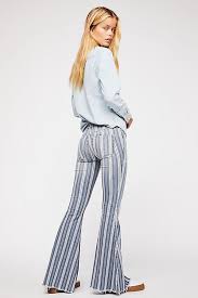 Black And White Striped Flare Pants Outfit Denim Super Striped Flare Jeans Fashion Spring Outfits Casual Flare Jeans Outfit