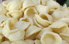 Le proporzioni per la preparazione di 6 porzioni di orecchiette pugliesi sono: Orecchiette Fatte In Casa Mangiare Bene