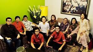 Dari wina natalia, mereka dikaruniai dua putra yang tampan yakni salvaditya tama dan sultan berbeda dari yang pasangan lain, menariknya wina natalia dan wishnutama justru masih menjalin. Sudah Cerai Wina Natalia Tetap Kompak Dengan Wishnutama Foto Tempo Co