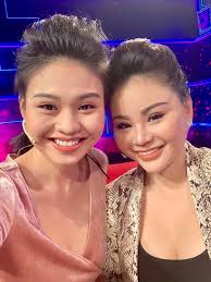 Ái nữ của danh hài được Hoài Linh 'đòi cưới' nóng bỏng không kém mẹ