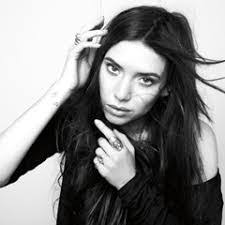 Claire Lane's Instagram, Twitter & Facebook