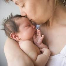 Özellikle yeni doğan bebeklerde baş kontrolü olmadığı için bu pozisyon oldukça risklidir. Yeni Dogan Bebekteki Sekil Bozukluklari Normal Mi Saglik Haberleri