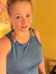 Where will I see dis kinda of woman 🥰🥰 do they still exist? I've never  experienced this before since my life…