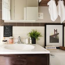 Large windows and smaller windows alike are dressed and surrounded with an array of stylish accents. 6 Expert Approved Bathroom Staging Ideas Apartment Therapy