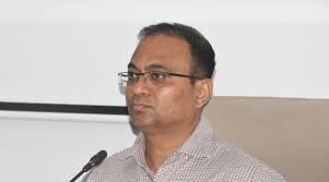 Separate lane for heavy vehicles, interceptor cars for traffic cops