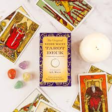 Universal waite tarot deck book. The Original Rider Waite Tarot Deck Waite A E Colman Smith Pamela Amazon De Bucher