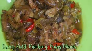 Rebus daging beserta iga kambing hingga setengah lunak. Oseng Kulit Kambing Pedas Manis Masakan Sragen Youtube