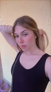 Rebecca Colantonio's Instagram, Twitter & Facebook