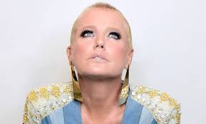 Xuxa nasceu em santa rosa, município do rio grande do sul. Aos 55 Anos Xuxa Dispara To Muito Bem Do Jeito Que To Careca Com Minhas Rugas