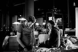 V příběhu prvoka, šampóna, tečky a karla si čtyři kamarádi ve středním věku přiznají, že nežijí tak, jak si představovali. Prvok Sampon Tecka A Karel 2021 Galeria Z Nakrucania Csfd Sk