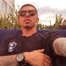 Repairing a parking lot paint scratch