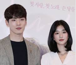Kim jung hyun'un 'time' dizisinin setinde seohyun'a olan kaba davranışlarının sebebi de seo ye ji'ydi. Bwvuhuin Xg 1m