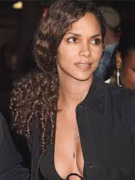 Pin By Pat White On Inspiration Halle Berry Hot Halle Berry Curly Hair Styles