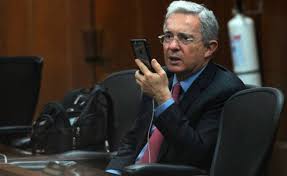 Maybe you would like to learn more about one of these? Fotografia Que Puso En Aprietos Al Senador Alvaro Uribe En Twitter Cablenoticias