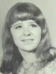 Dorothy Moffitt's Instagram, Twitter & Facebook