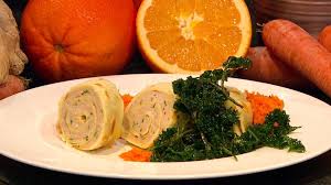 Wir In Bayern Rezepte Allgauer Bratstrudel Mit Karottenpuree Br De Rezepte Karotten Ausgebackenes