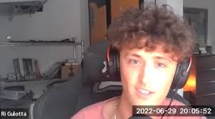 Mark Simon — a journalist whose highlights include time with ESPN, writing  books, digging for stats, and creating podcasts — encourages students to  'differentiate'