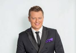 Karierę muzyczną zaczynał w zespole k.martin. Rafal Brzozowski Na Eurowizji Wszystko Na To Wskazuje
