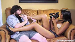 Skylar Mae feet massage