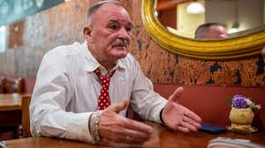 Nagy feró bocsánatot kért csondor katától. Nagy Fero Cege Szarnyalt A Jarvany Elott 24 Hu