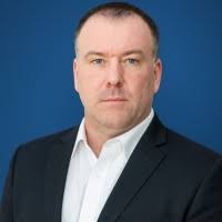 2600+ perfiles de «Stickney»