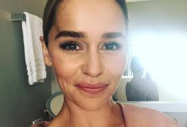 Emilia clarke says this foundation completely changed her makeup routine. Emilia Clarke Reveals The Ultimate Trick To Concealing Dark Under Eyes Beauty Crew
