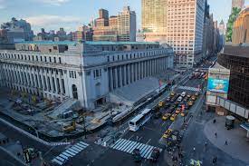 Facebook Bets Big On Future Of N Y C And Offices With New Lease The New York Times