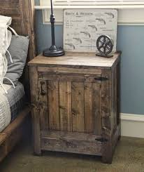 Bedside Table Made From Pallets Pallets Palletproject Palletprojects Pallet Furniture Bedroom Pallet Patio Furniture Rustic Furniture