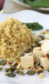 El tofu consiste en la coagulación de la leche de soja y está compuesto por semillas de soja, agua y solidificante. Como Cocinar Tofu Receta Facil Con Verduras