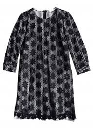 Založil ji v roce 1993 podnikatel petr hendrych. SuknelÄ—s