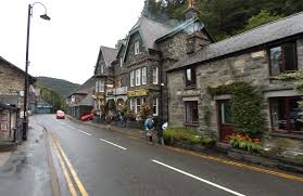 Faz fronteira com a inglaterra a leste, com o mar da irlanda ao norte e a oeste, e com o canal de bristol ao sul. Pais De Gales 5 Lugares Para Conhecer Em Snowdonia