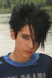 He is best known as a guitarist of the rock band tokio hotel, which he formed with his twin brother bill kaulitz, bassist georg listing, and drummer gustav schafer. Young Bill Kaulitz By Feuer Frei101 On Deviantart