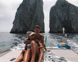 Enes ünal ve sevgilisi lisa'dan görülmeye değer çalışma. Enes Unal Sevgilisi Ile Italya Da Tatil Yapiyor