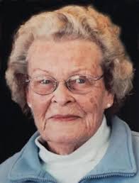 Helen Waite's Instagram, Twitter & Facebook