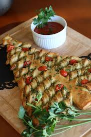 This is a wonderful appetizer for parties. Pizza Dough Spinach Dip Christmas Tree Recipe Christmas Tree Pull Apart Bread Recipe By Tasty 1 Can Refrigerated Pizza Dough 1 Cup Ricotta Cheese 1 Package Frozen Chopped Spinach 1
