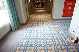 Karpet bali dengan lebar umum sekitar 3,95 atau 3,97. Harga Karpet Meteran Melayani Pemasangan Rumah Tinggal Dan Proyek