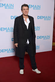 Il épouse civilement le 16 mai 1995 la princesse royale polonaise sarah poniatowski (née le 3 mars 1973). Line Papin Et Marc Lavoine La Reaction De Ses Enfants A Leur Mariage