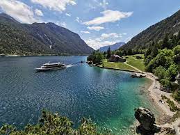 Reisebericht von der wanderung und schiffahrt mit hund nahe pertisau in österreich. Die Traumtour Am Achensee Zur Gaisalm Wandern