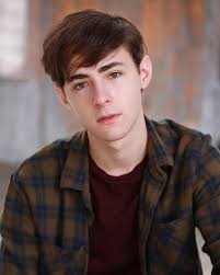 Max Ellison's Instagram, Twitter & Facebook