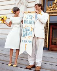 26 Utterly Romantic Resolutions For The Bride And Groom Heading To The Altar Retro Wedding Dresses City Hall Wedding Dress Retro Wedding