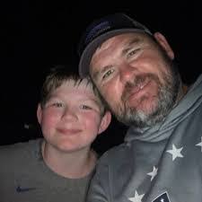 Sean Loftis's Instagram, Twitter & Facebook