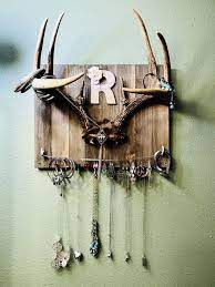 23 Diy Decoration Ideas Using Antler Choice Is Endless Antlers Decor Western Bedroom Decor Deer Antler Decor