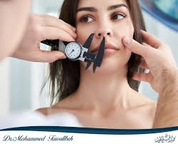 يُجري الدكتور محمد الطوالبة عمليات تجميل الأنف بما يتوافق مع أحدث معايير  الصحة والجمال! لإعطاء الأنف الشكل الجميل الأقرب إلى الطبيعي بحيث يكون  متناسقاً مع ملامح الوجه وخطوطه الجمالية.