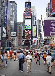 Find deals and phone #'s for hotels/motels around times square. New York Celebrates New Era As Cars Are Banished From Times Square Daily Mail Online